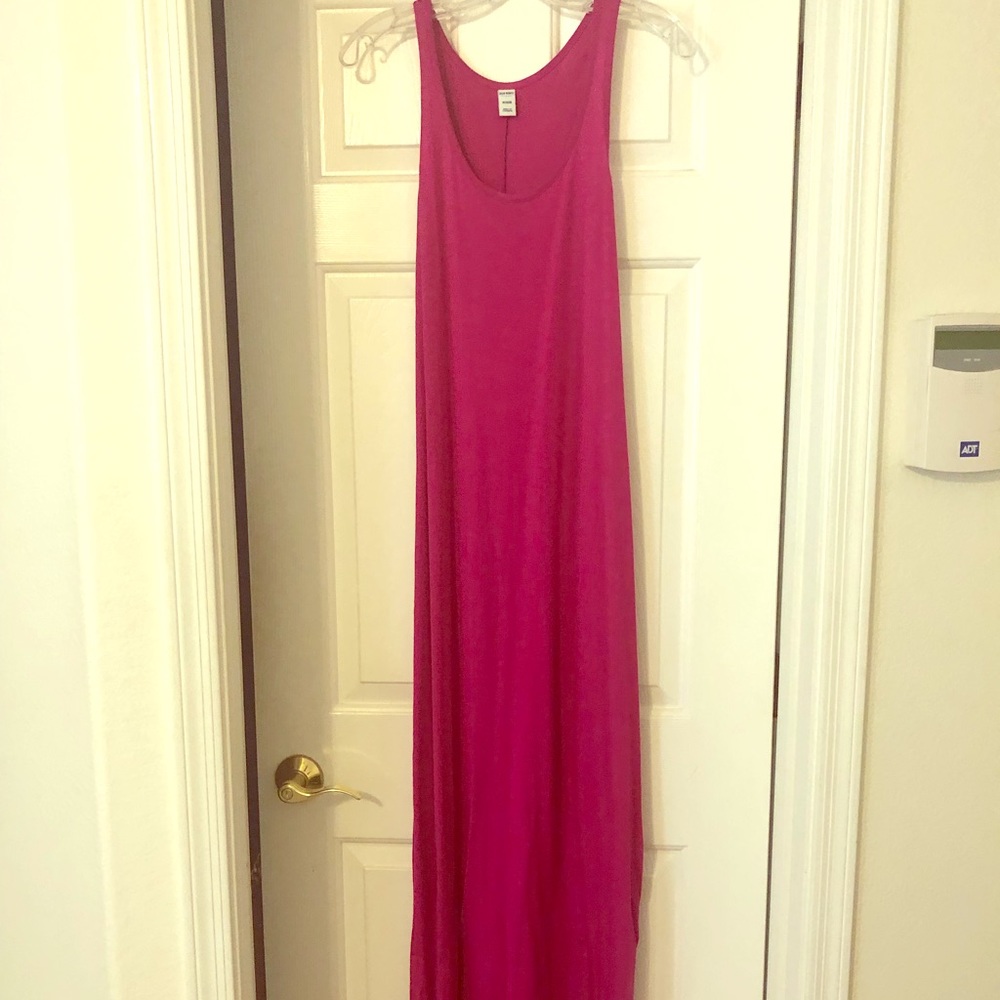 Old Navy pink knit maxi dress. Medium . NWT.